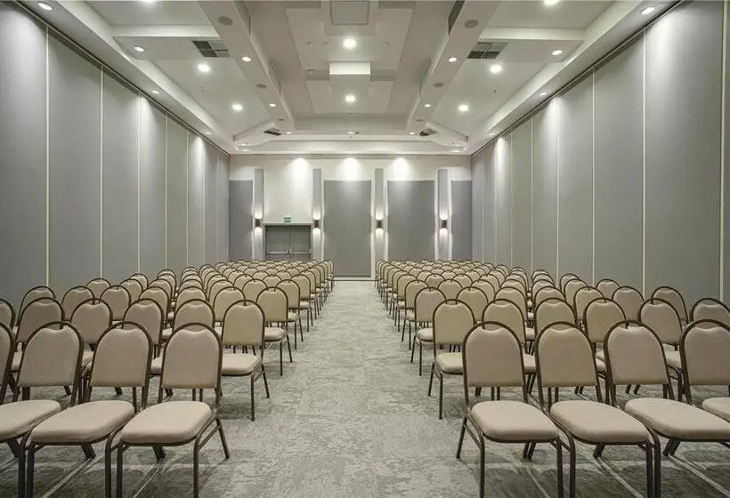 Qoya Hotel Curitiba, Curio Collection By Hilton