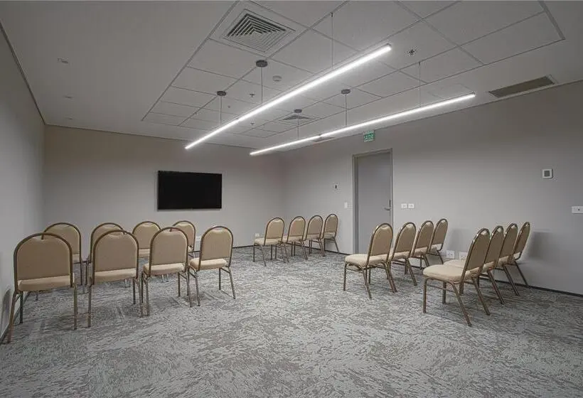 Qoya Hotel Curitiba, Curio Collection By Hilton