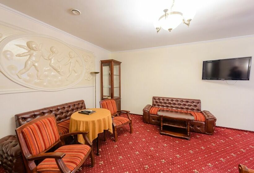 مسافرخانه El