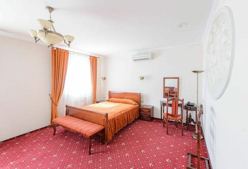 مسافرخانه El