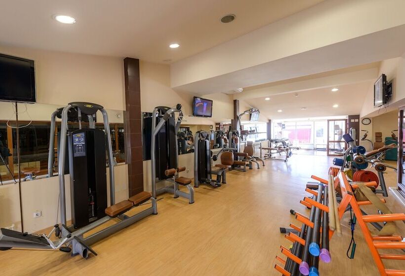 مسافرخانه El