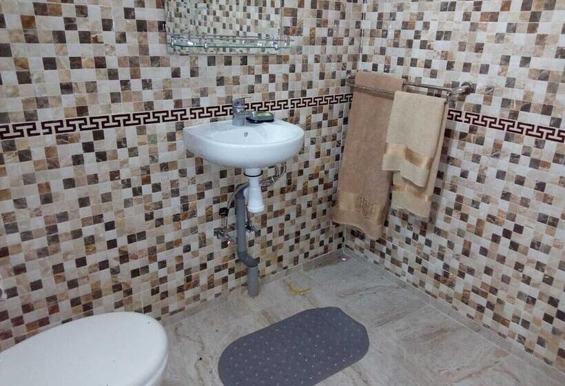 בית מלון כפרי Ain Leuh