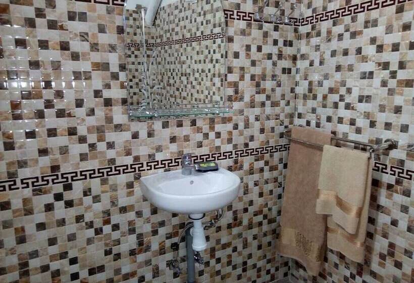 בית מלון כפרי Ain Leuh