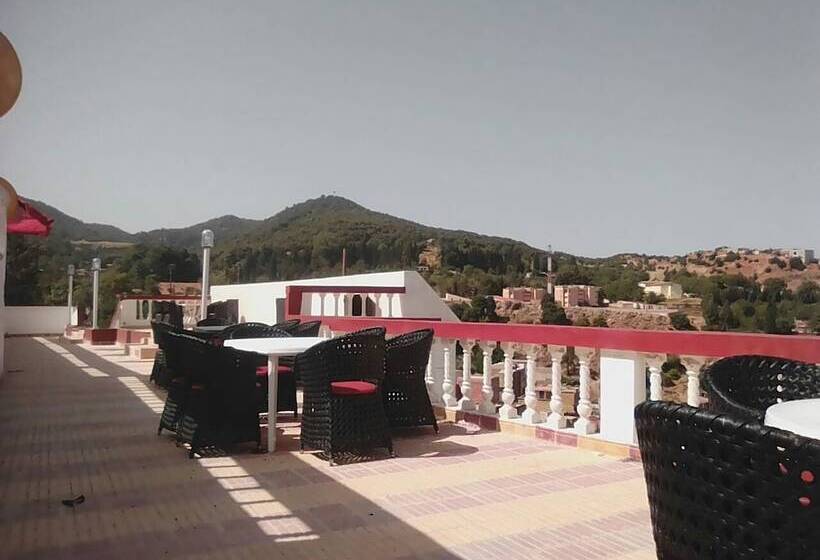 בית מלון כפרי Ain Leuh