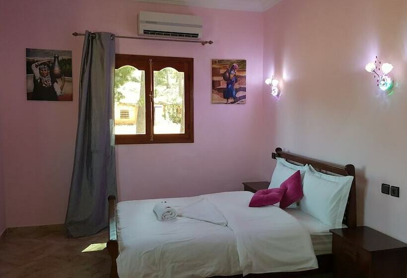 هتل Hôtel Ajil Ouzoud