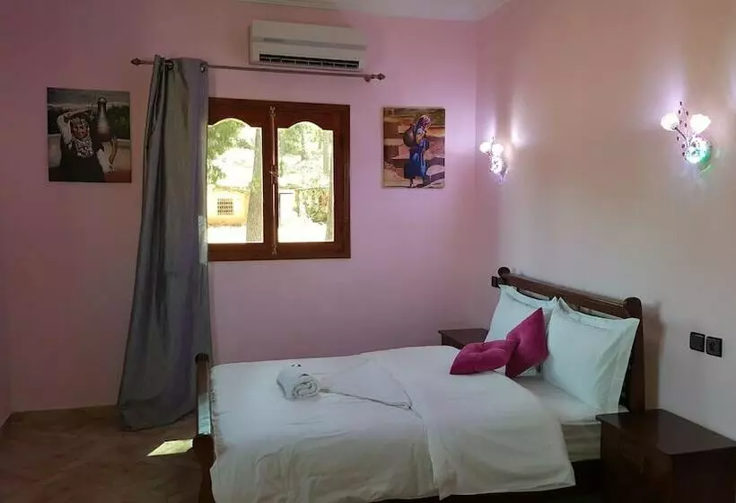 ホテル Hôtel Ajil Ouzoud