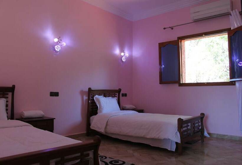 هتل Hôtel Ajil Ouzoud