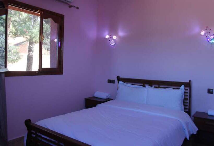 هتل Hôtel Ajil Ouzoud