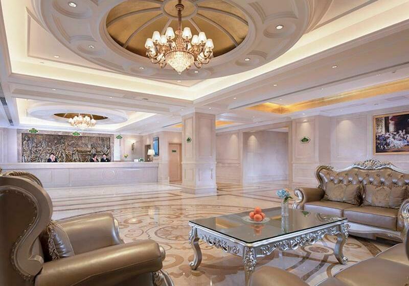 فندق Vienna International