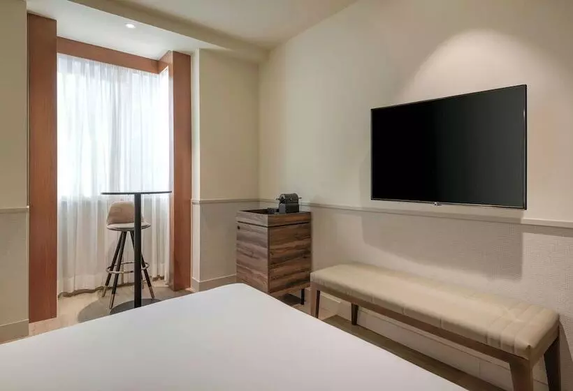 Ac Hotel Los Vascos By Marriott
