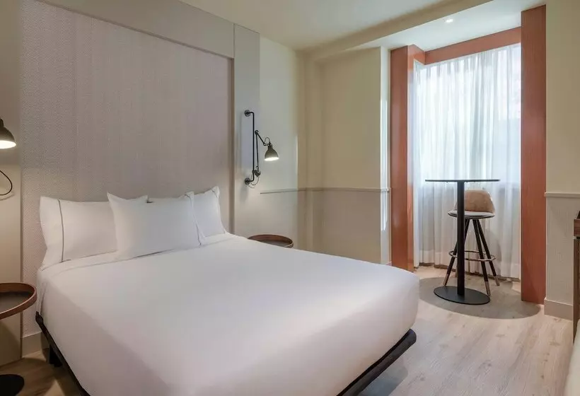 Ac Hotel Los Vascos By Marriott
