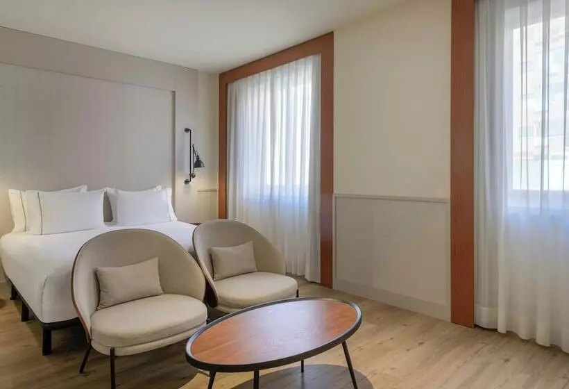 Ac Hotel Los Vascos By Marriott