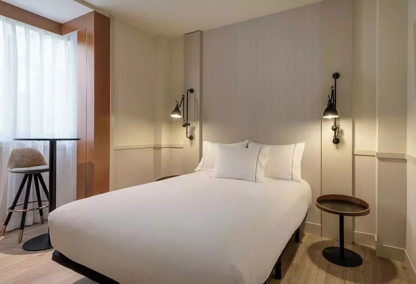 Ac Hotel Los Vascos By Marriott