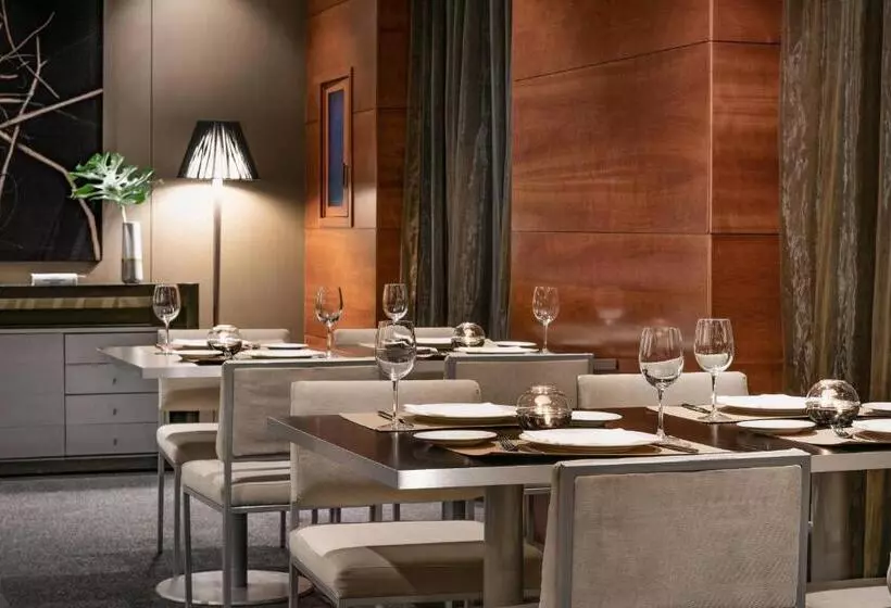 Ac Hotel Los Vascos By Marriott