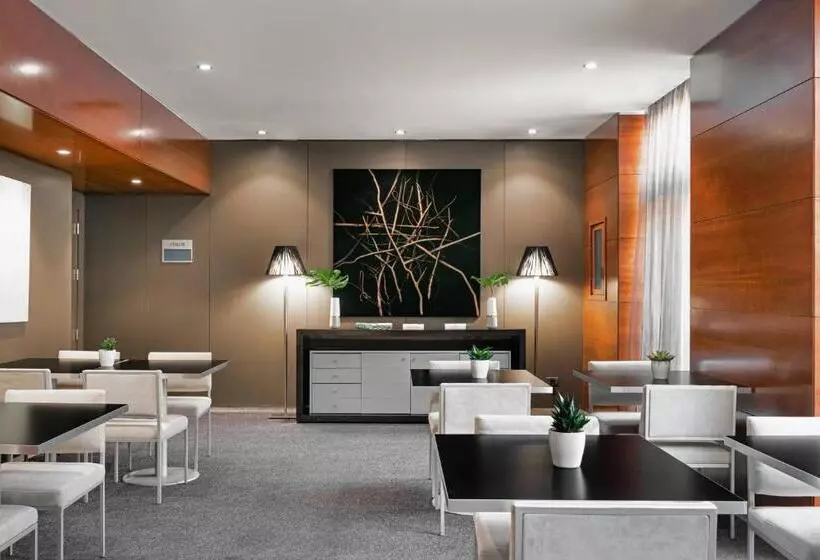 Ac Hotel Los Vascos By Marriott