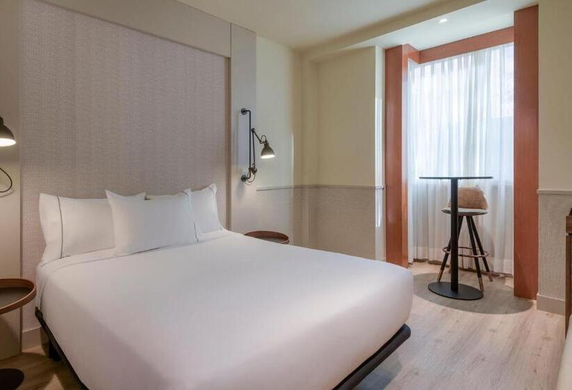 Ac Hotel Los Vascos By Marriott