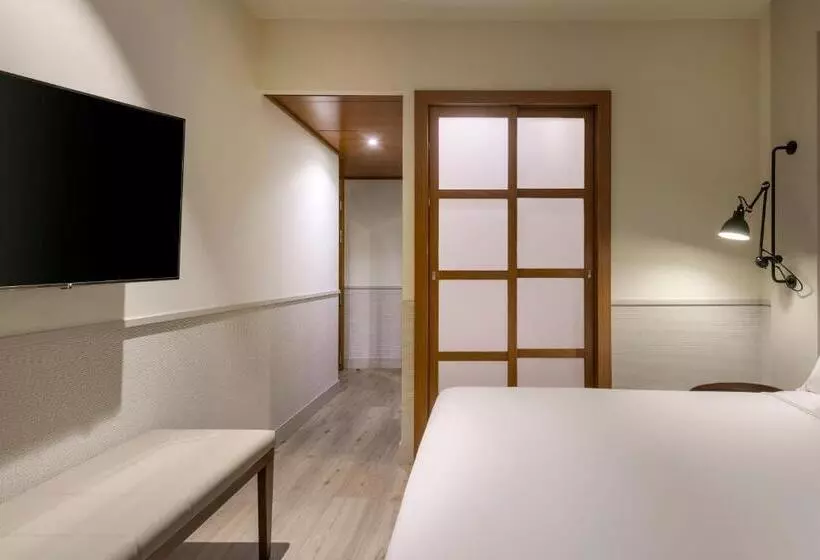 Ac Hotel Los Vascos By Marriott