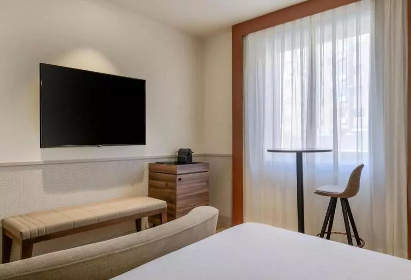 Ac Hotel Los Vascos By Marriott