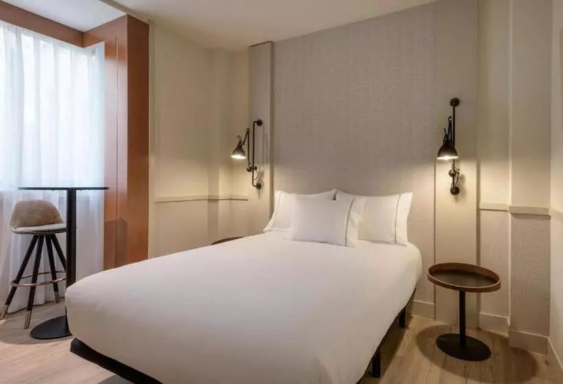 Ac Hotel Los Vascos By Marriott