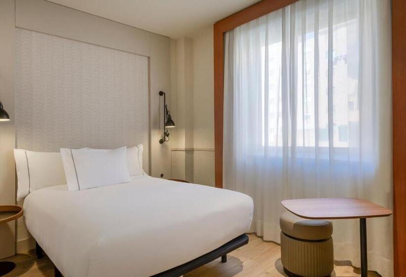 Ac Hotel Los Vascos By Marriott