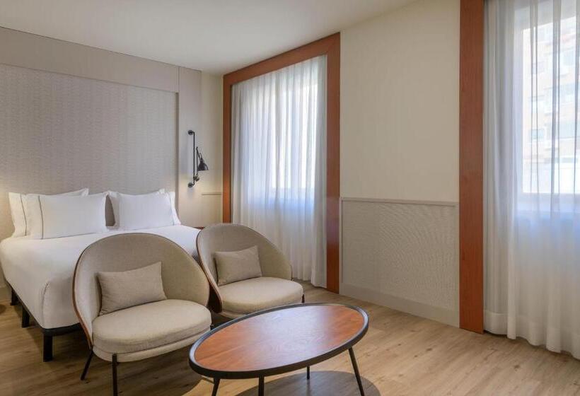 Ac Hotel Los Vascos By Marriott