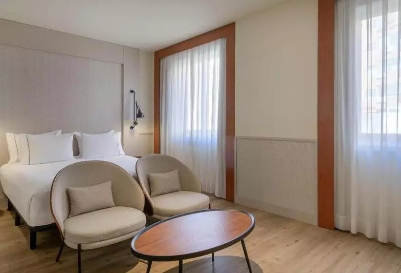 Ac Hotel Los Vascos By Marriott