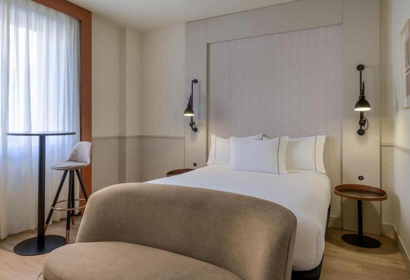 Ac Hotel Los Vascos By Marriott