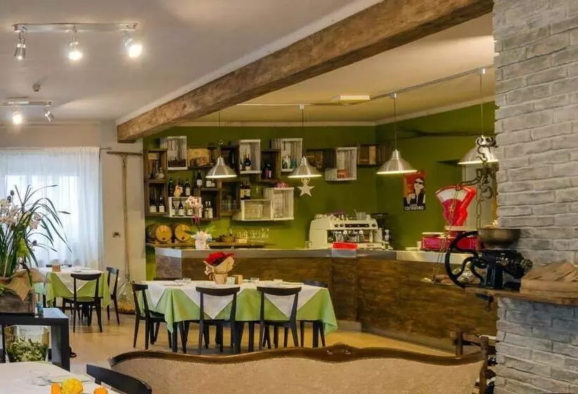 ホテル Albergo Ristorante Della Sacra