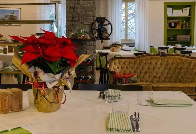 ホテル Albergo Ristorante Della Sacra