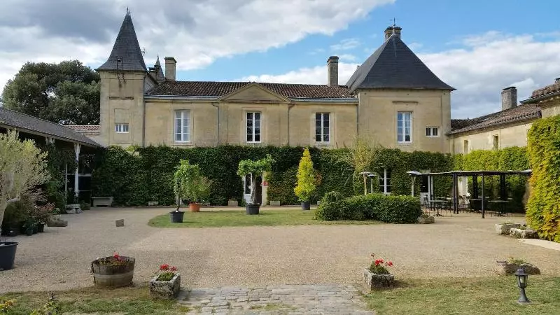 Отель Château Fleur De Roques   Puisseguin Saint Emilion