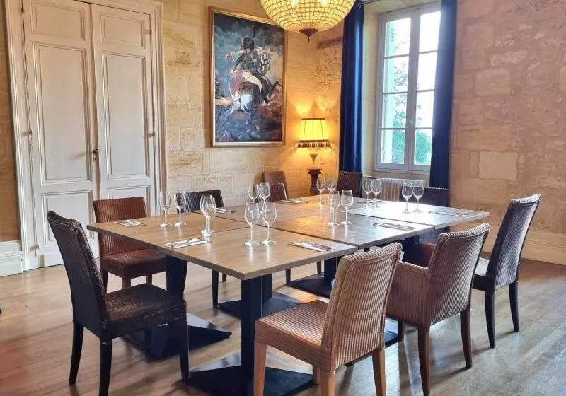 Отель Château Fleur De Roques   Puisseguin Saint Emilion