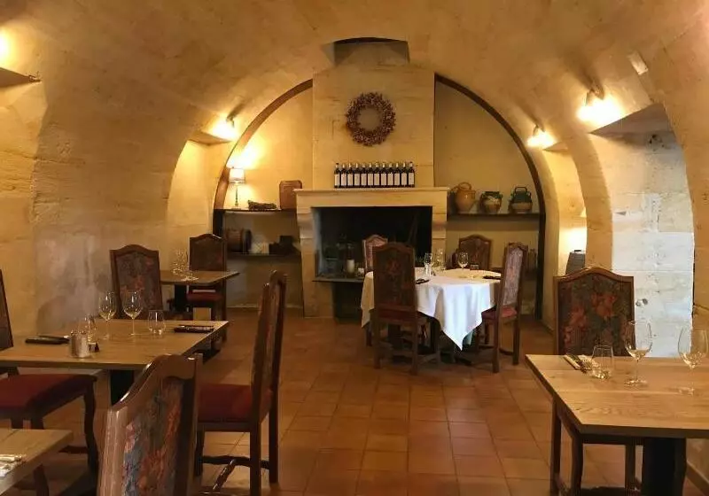 Отель Château Fleur De Roques   Puisseguin Saint Emilion