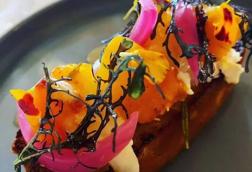 Отель Château Fleur De Roques   Puisseguin Saint Emilion