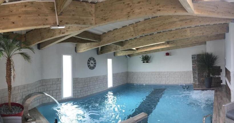 فندق Hôtel Calme Des Pins & Spa