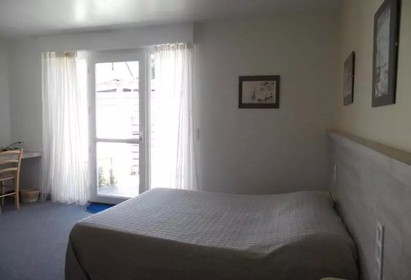 호텔 Hôtel Du Petit Matelot