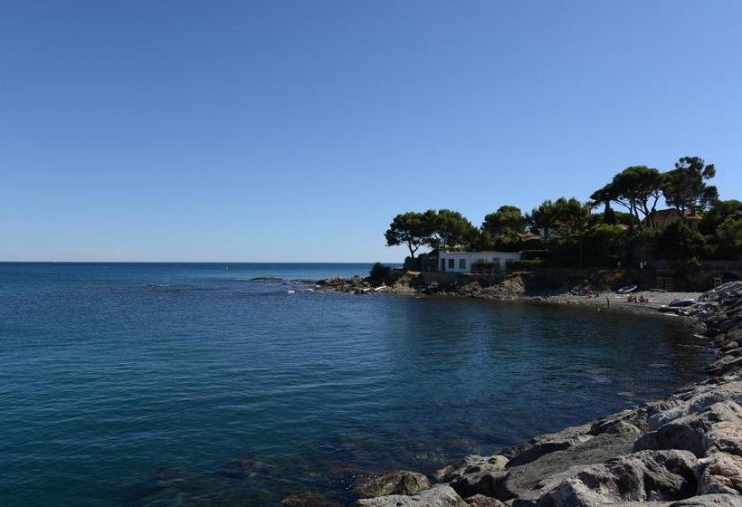 Отель La Petite Auberge