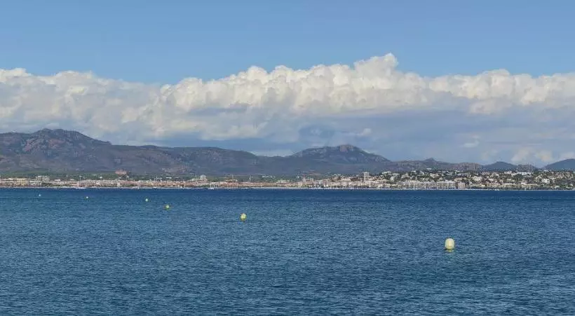 هتل La Petite Auberge