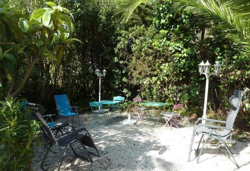 Отель La Petite Auberge