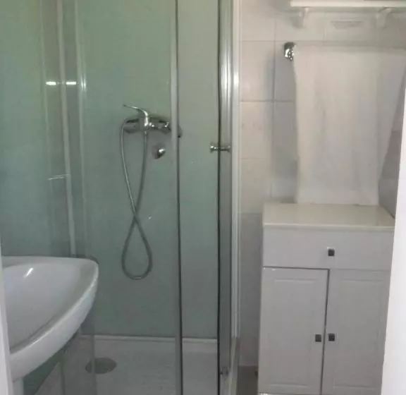 هتل La Petite Auberge