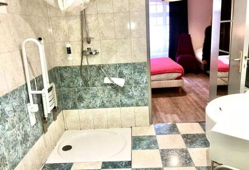 Отель La Vieille Auberge Du Lac