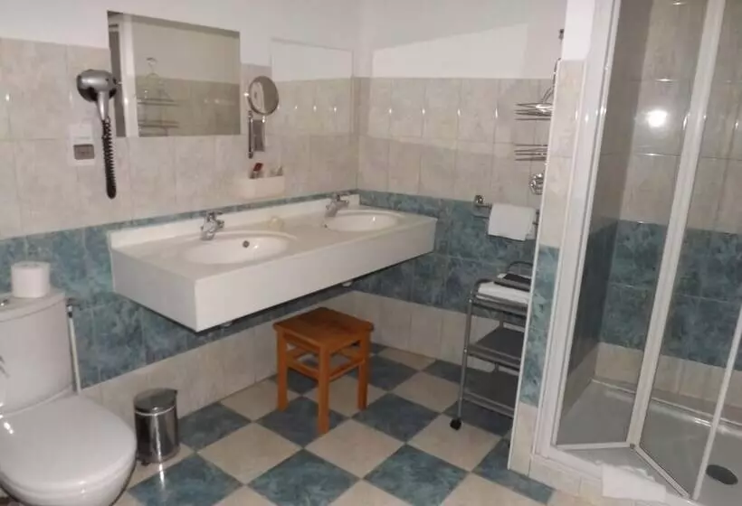 Отель La Vieille Auberge Du Lac