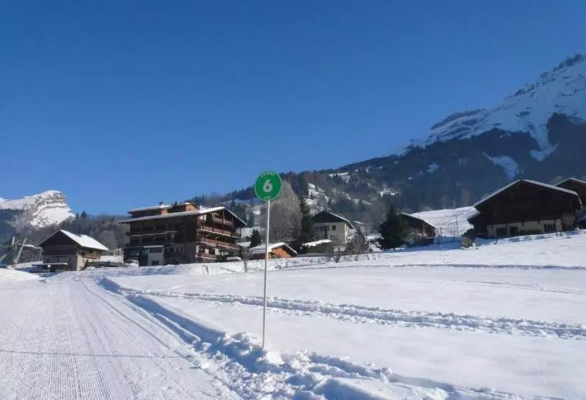 Отель Le Petit Tétras