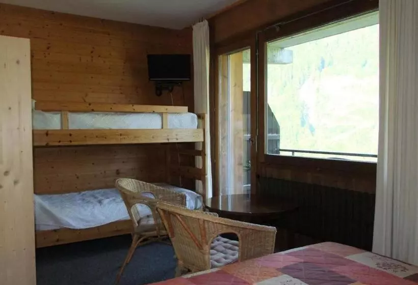 Отель Le Petit Tétras