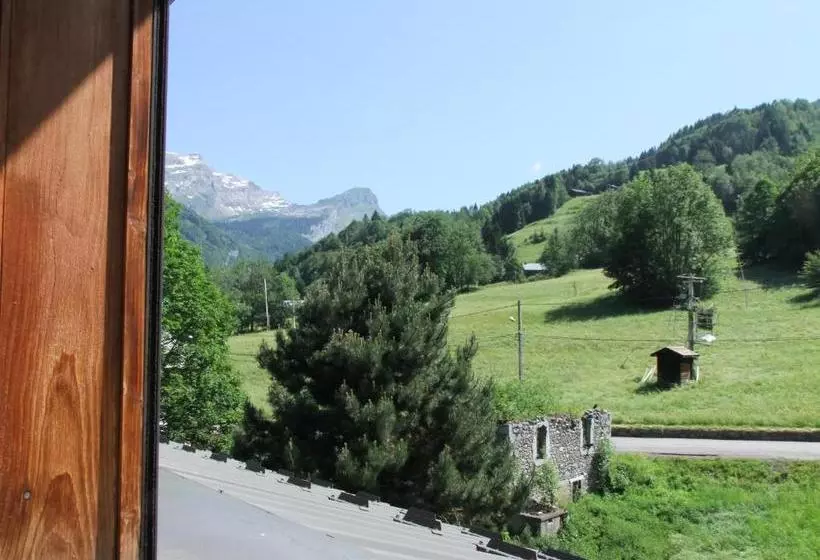 Отель Le Petit Tétras