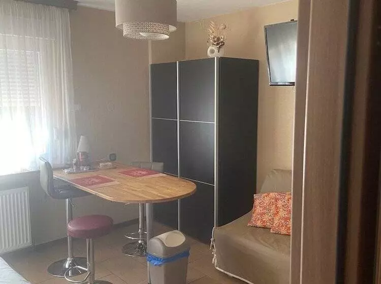 هتل Les Mirabelles