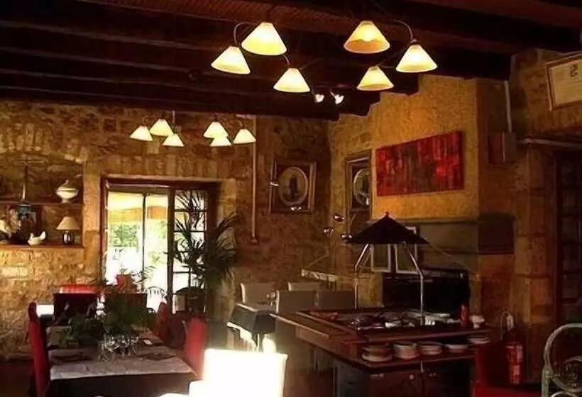 Logis Hotels Auberge De La Tour Hôtel Et Restaurant