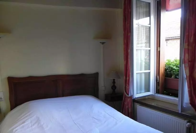 호텔 Logis Le Relais Champenois