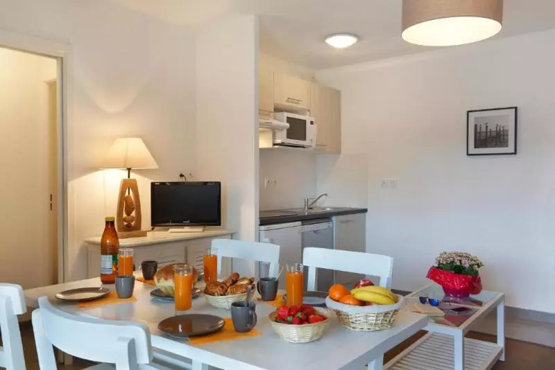 호텔 Logis Le Relais Champenois