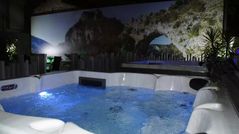 酒店 Logis Hôtel Restaurant Bellevue