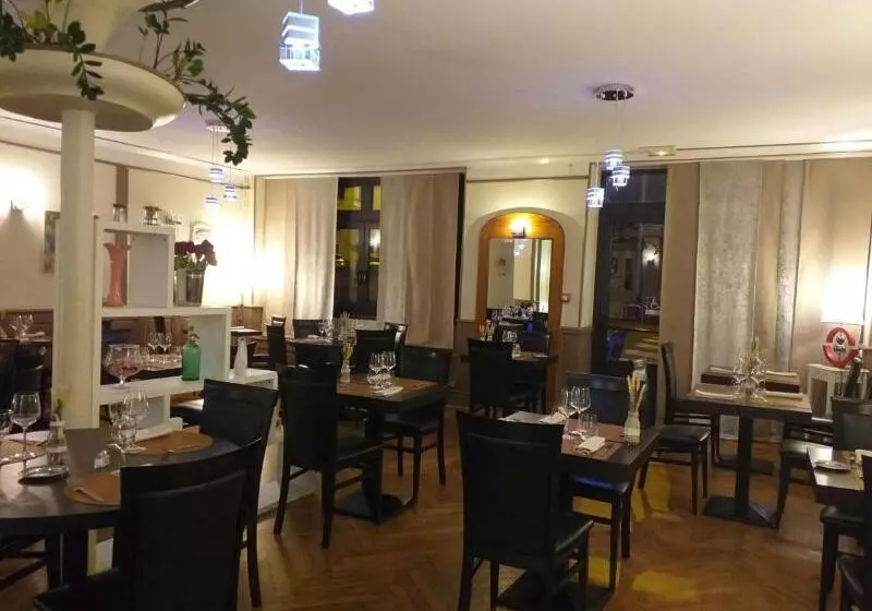 Logis Hotel Restaurant De La Poste